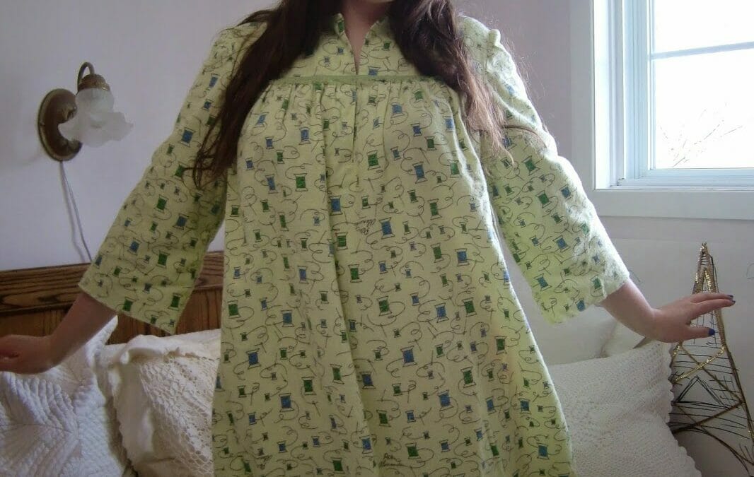 Mom-Made: Vintage Sewing Themed Nightie!