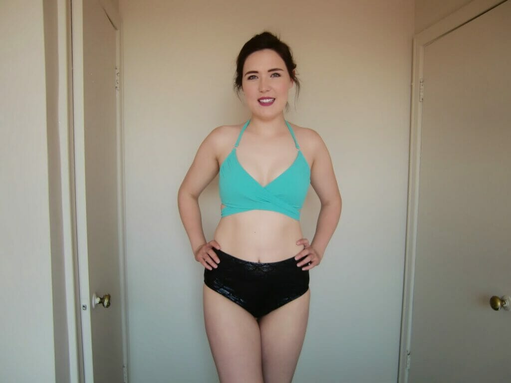 I made my first bra! It's the Emerald Erin Black Beauty kit. : r