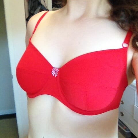 Bra selfie  Bra pics, Red bra, Curvy women outfits